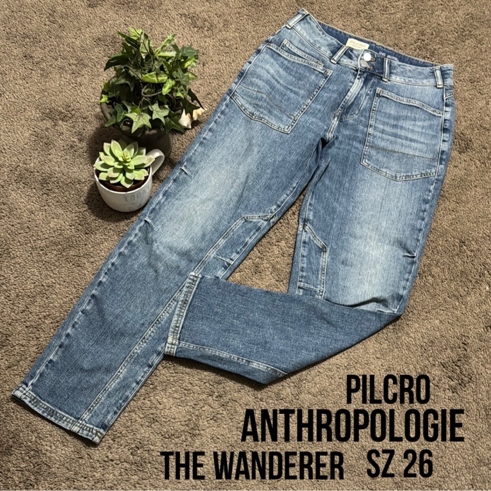 Pilcro”The Wanderer”Jeans-26-Mid Rise Relaxed Style-Med Wash/Light Distressing